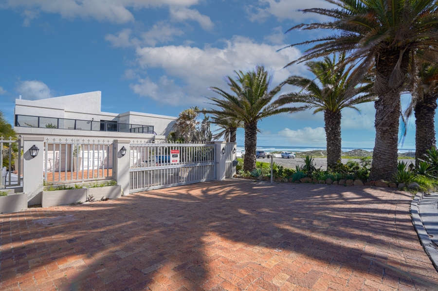 4 Bedroom Property for Sale in Van Riebeeckstrand Western Cape